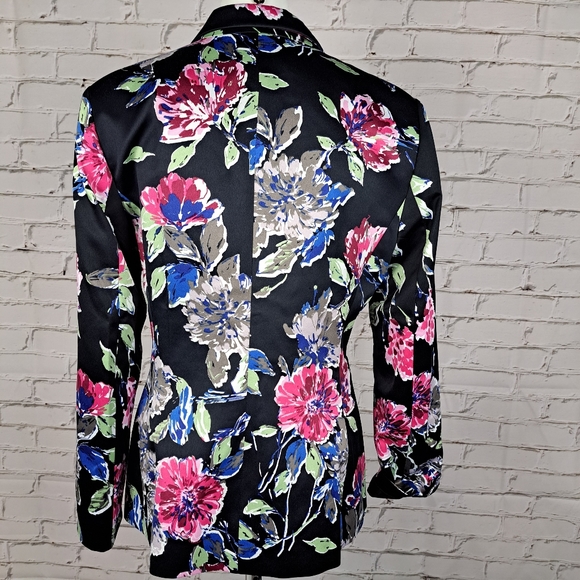 Tahari Floral Blazer - Picture 3 of 12